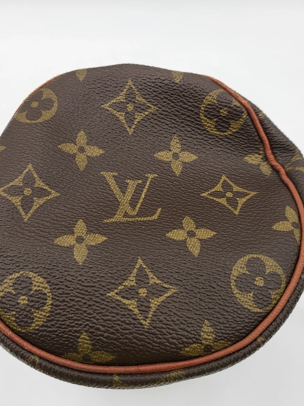 LOUIS VUITTON Monogram Papillon 26 Vintage, Auth.